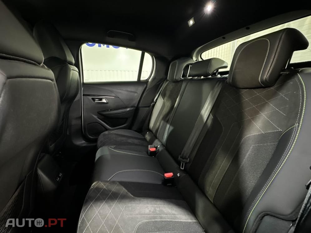 Peugeot E-208 50 kWh GT Pack