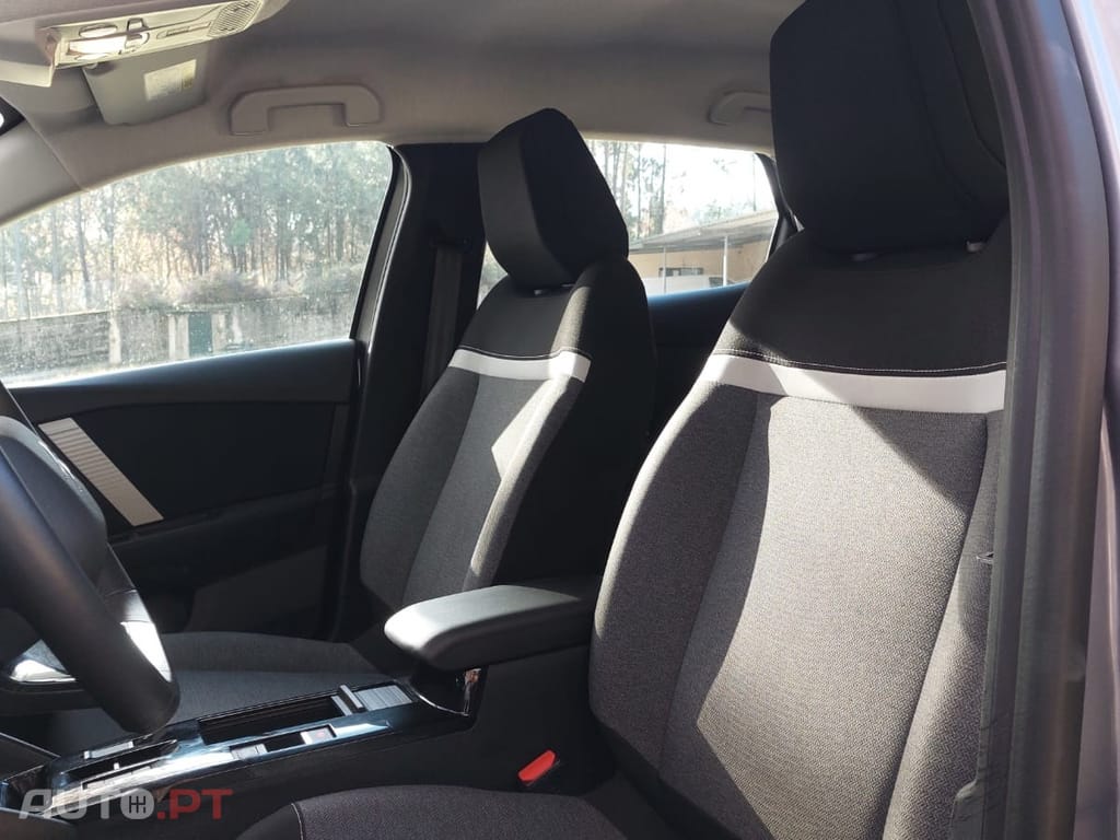 Citroen C4 e-C4 136 YOU