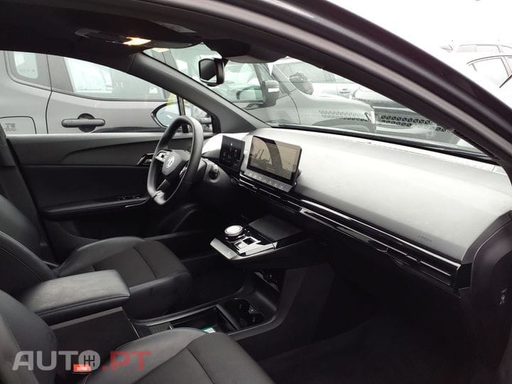 MG MG4 64 kWh Luxury