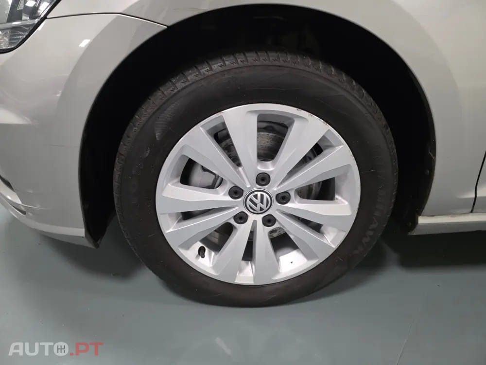Volkswagen Golf 1.6 TDI CONFORTLINE