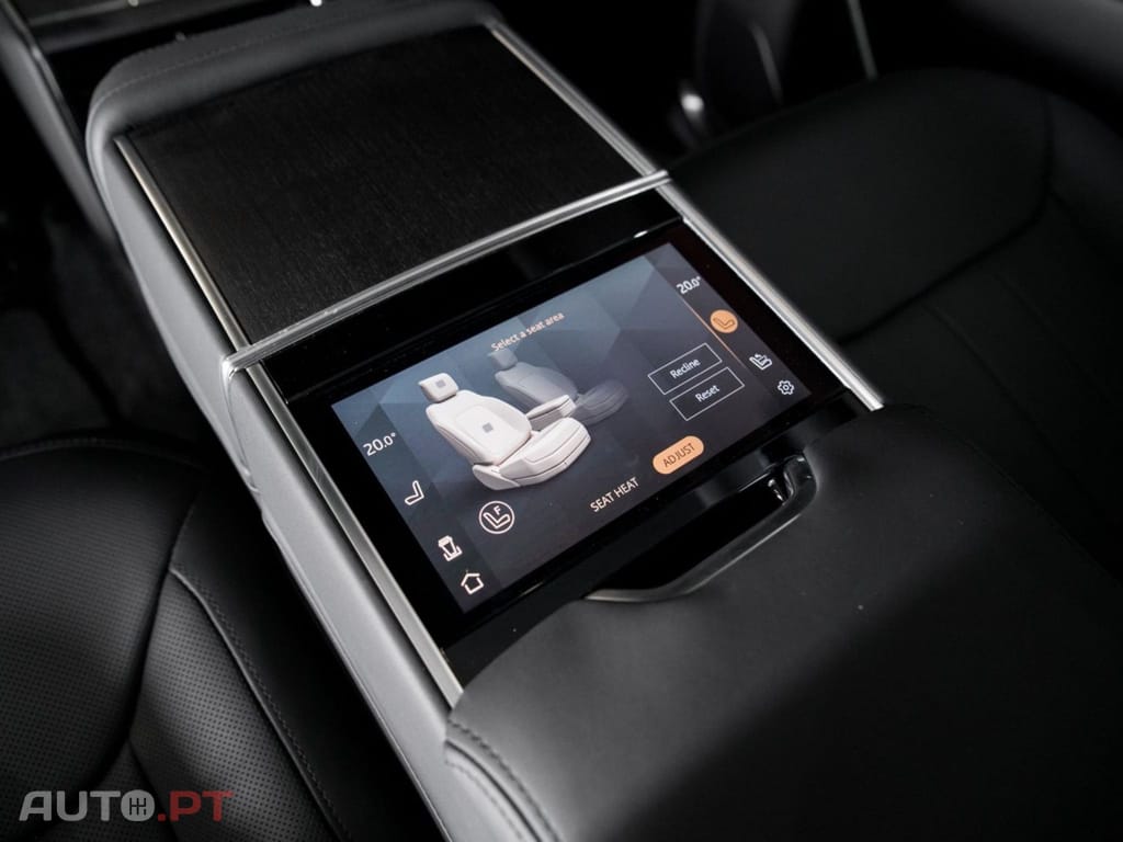 Land Rover Range Rover I.V.A DEDUTIVEL P440e LWB 
