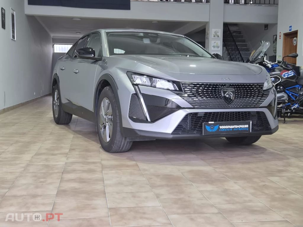Peugeot 408 1.2 Hybrid Allure e-DCS6