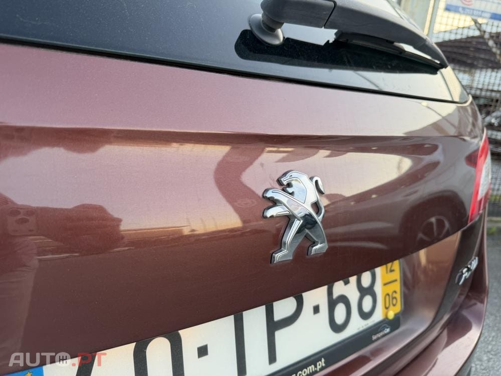 Peugeot 508 RXH 2.0 HDi Hybrid4 2-Tronic 104g