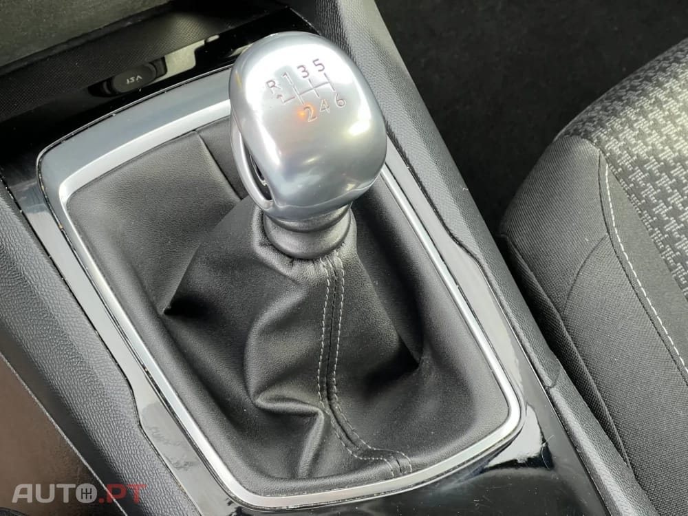 Peugeot 308 1.5 BlueHDi Business Line