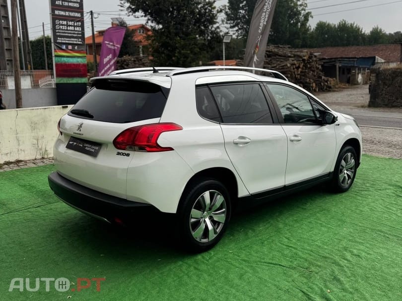 Peugeot 2008 1.2 PureTech Style