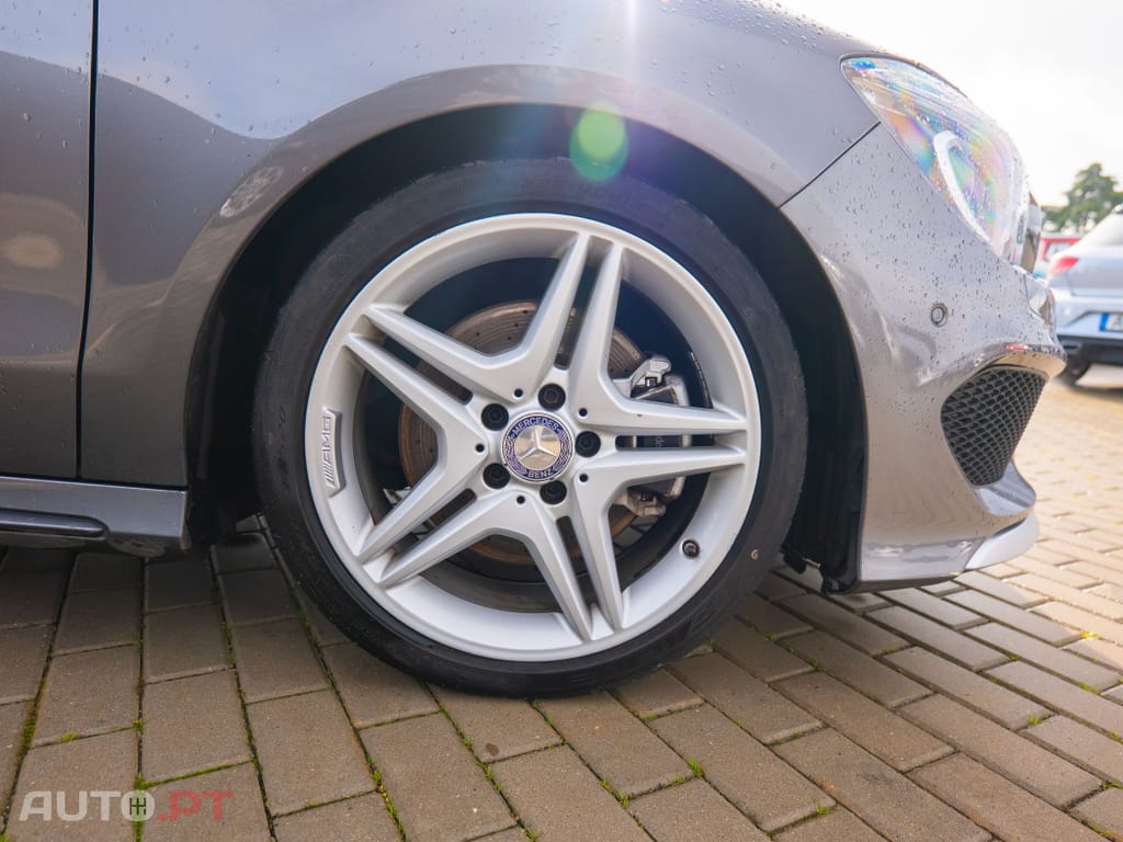 Mercedes-Benz CLA 220 d 7G-DCT AMG Line