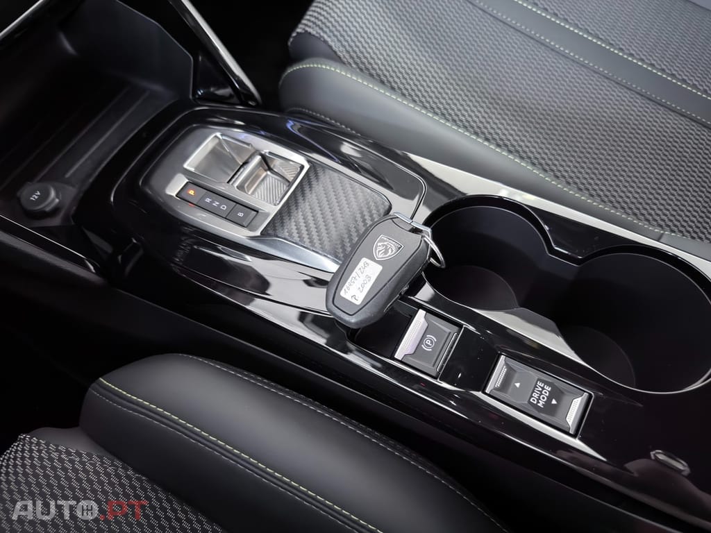 Peugeot E-2008 54 kWh GT