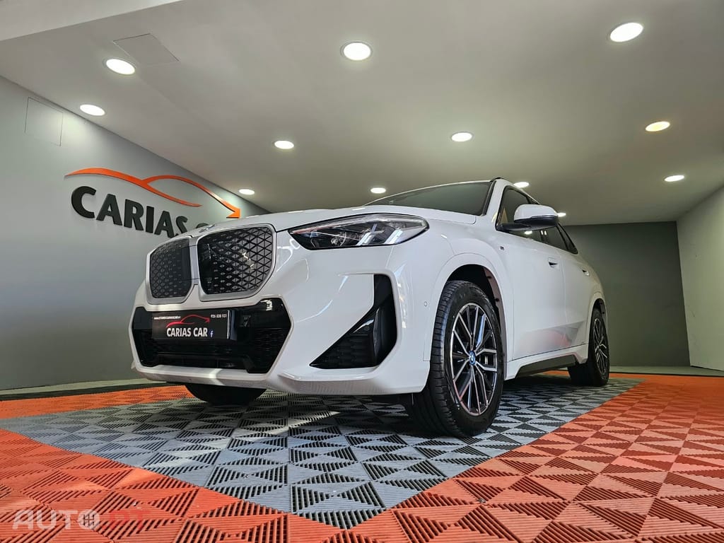 BMW iX1 eDrive20 Edição Desportiva M