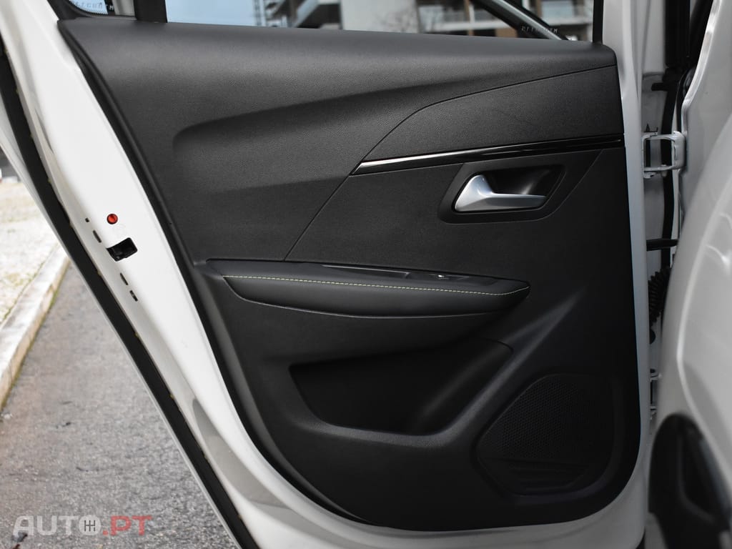 Peugeot E-208 50 kWh GT