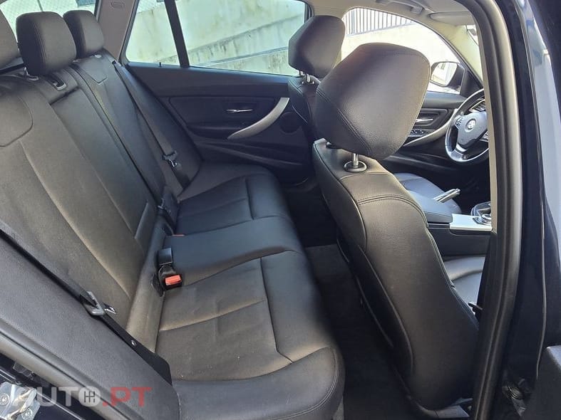 BMW 318 d Touring Blue Performance Luxury Line