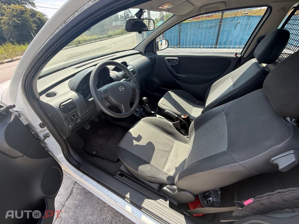 Opel Corsa 1.3 CDTi — fotografia 14