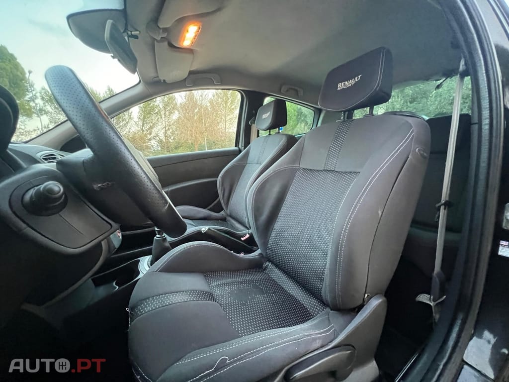 Renault Clio 2.0 16V Sport