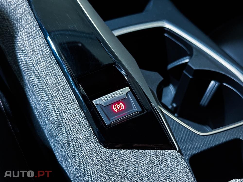 Peugeot 3008 1.2 Hybrid Allure e-DCS6