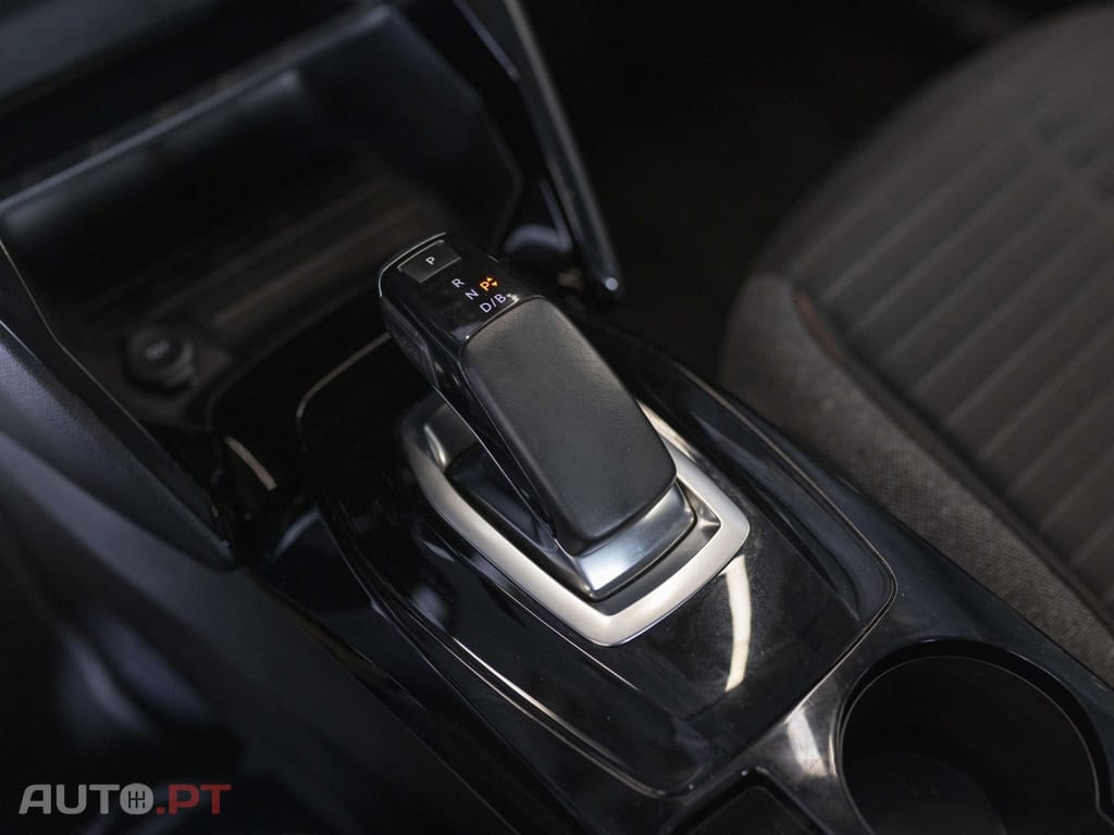 Peugeot E-2008 50 kWh Active