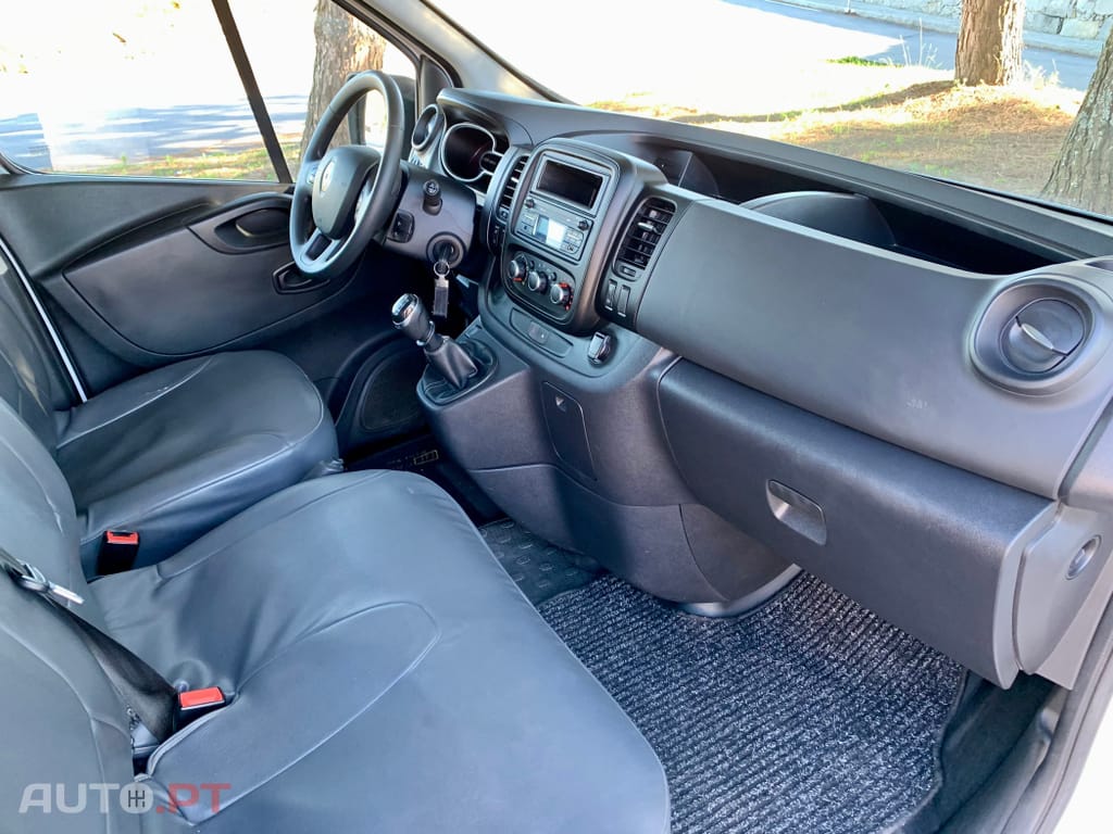 Renault Trafic 9 LUGARES
