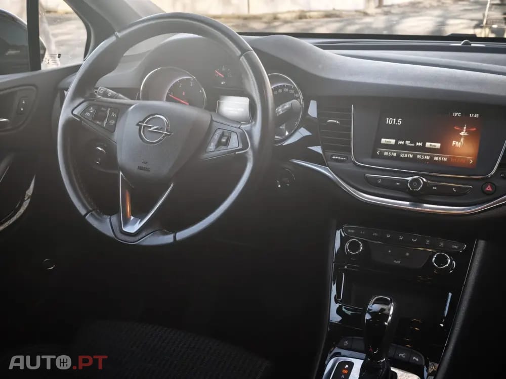Opel Astra Sports Tourer 1.5 D S&S Auto Business Elegance