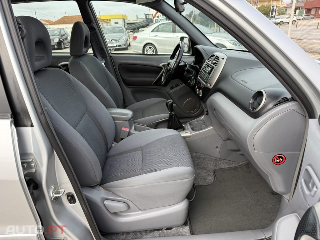 Toyota RAV4 2.0 VVT-i Pack 2