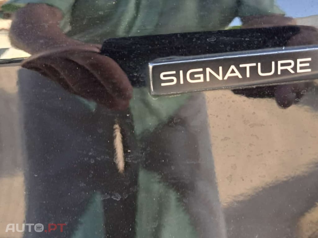 Peugeot 208 1,2 Signature