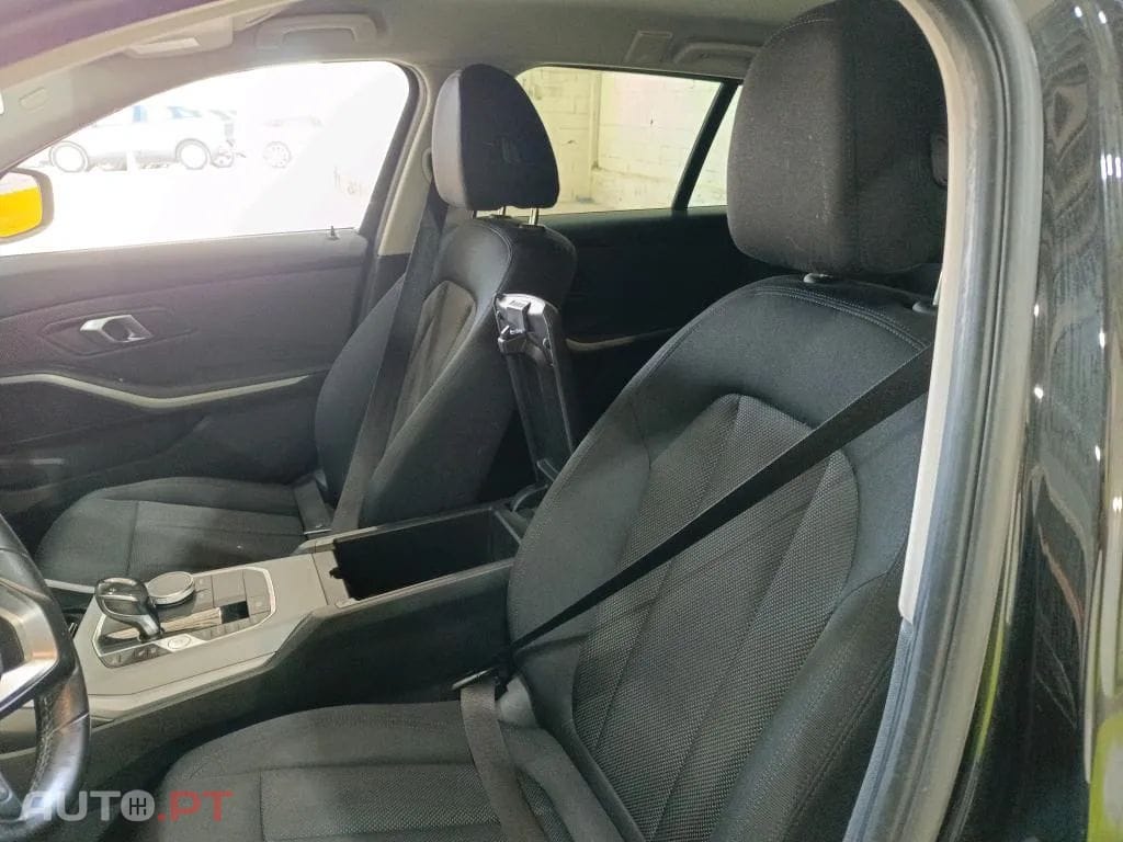 BMW 330 e Touring Corporate Edition Auto