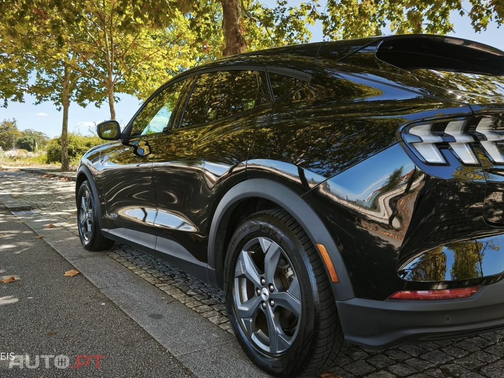Ford Mustang MACH-E 99KWH PREMIUM