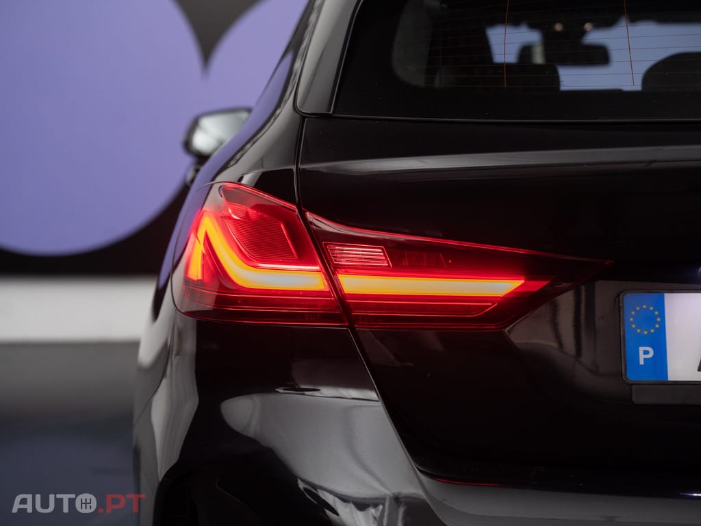 BMW 118 i Pack Desportivo M Auto