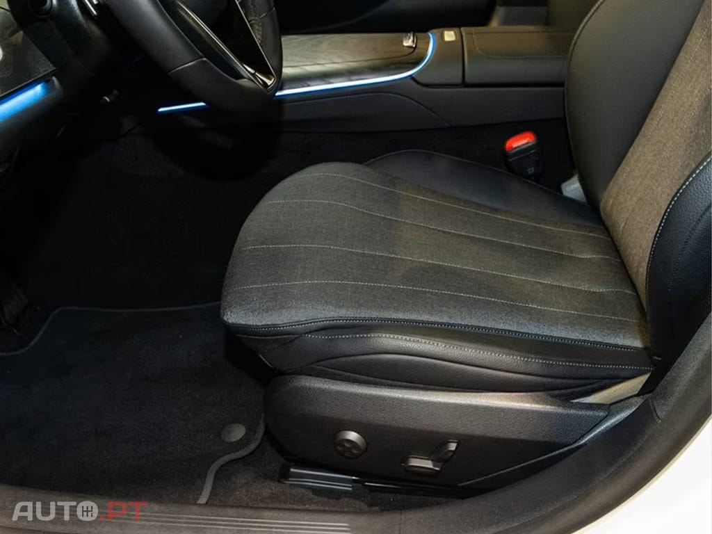 Mercedes-Benz E 220 T d+AVANTGARDE I.V.A DEDUTÍVEL 