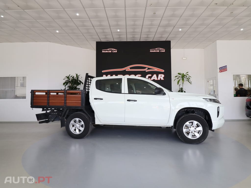 Mitsubishi L200 2.3 DI-D CD Invite 4WD