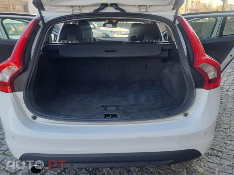 Volvo V60 1.6 D2 Momentum Eco