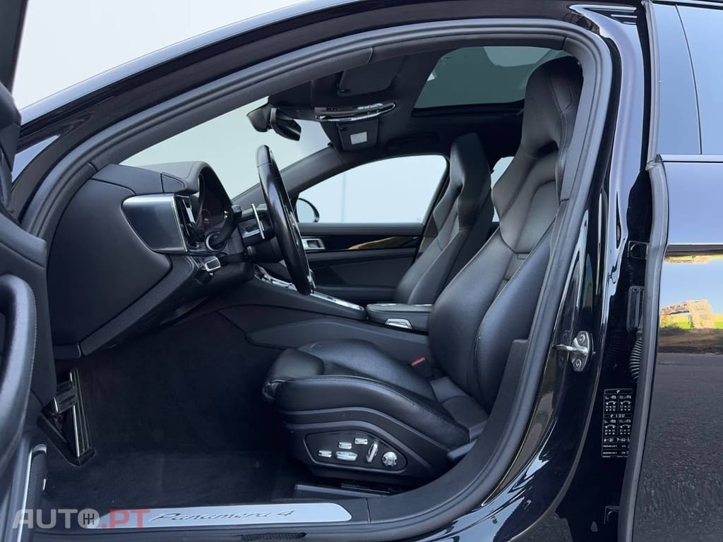 Porsche Panamera 4 E-Hybrid