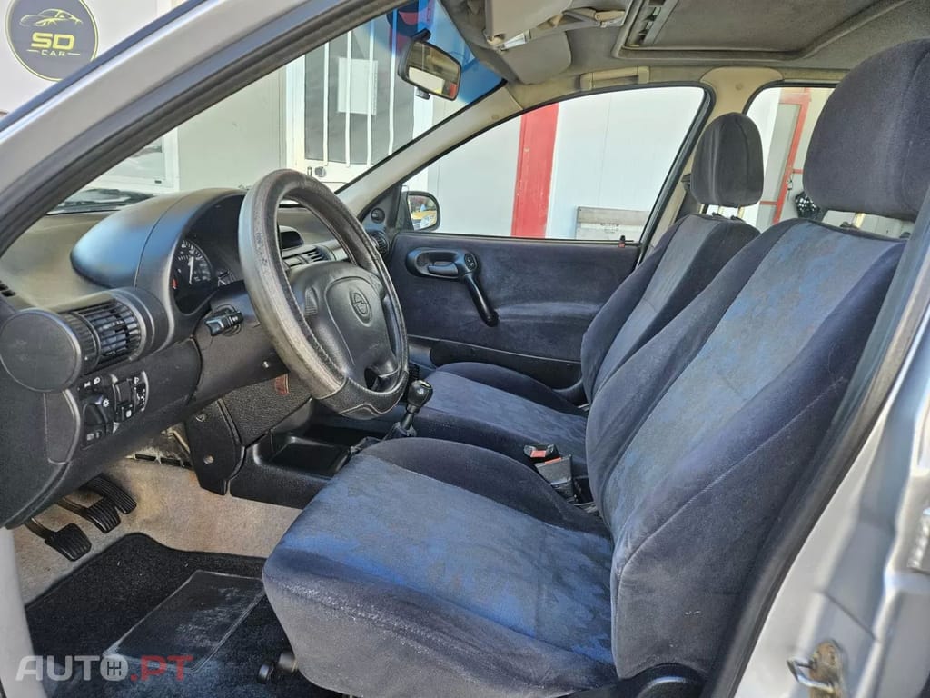 Opel Corsa 1.0 12V Confort