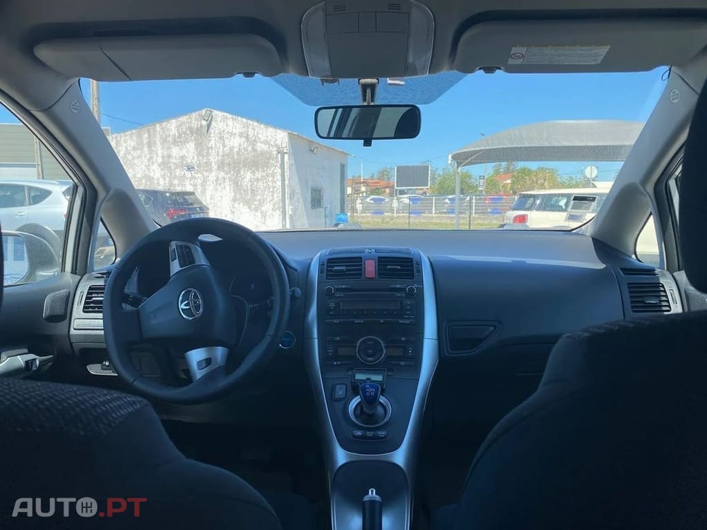 Toyota Auris 1.8 HSD P.Te.+17+E.Al.+Navi