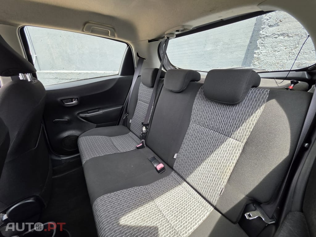 Toyota Yaris 1.0 VVT-i Comfort+Navi