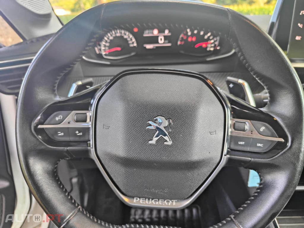 Peugeot 208  1.2 PureTech Allure EAT8