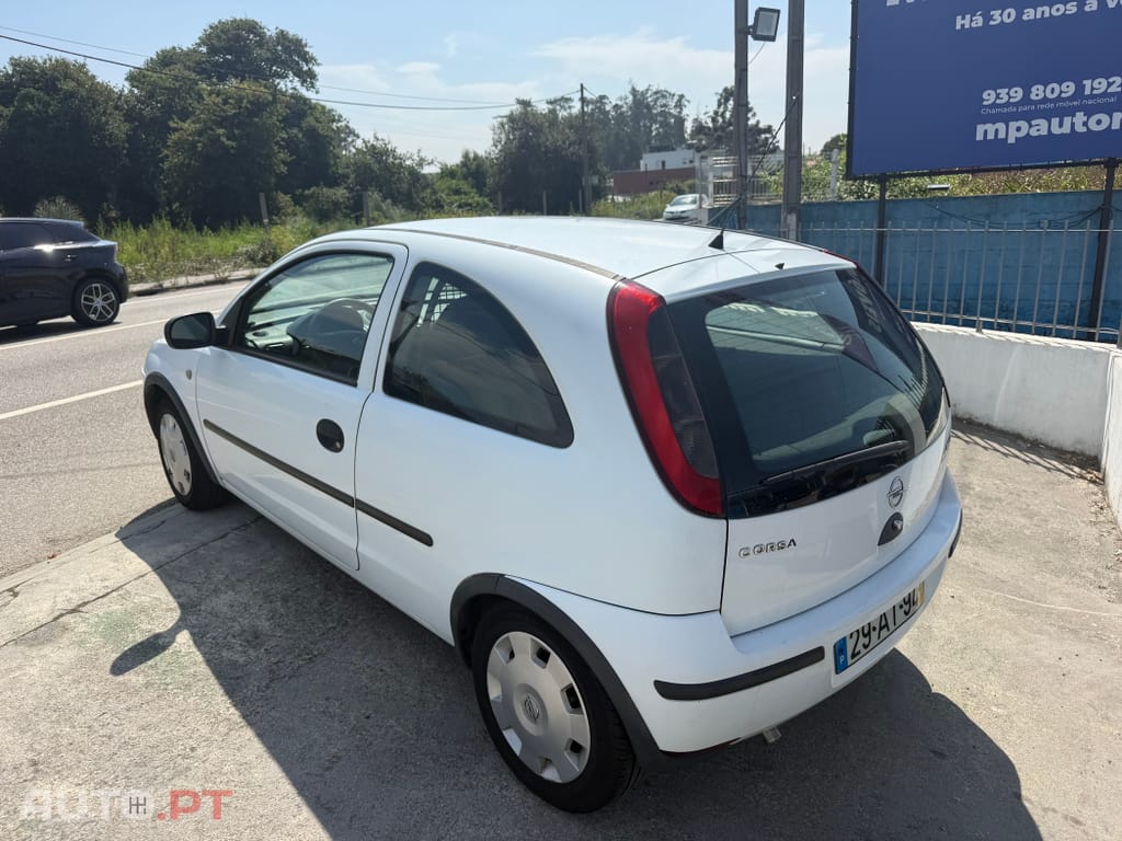 Opel Corsa 1.3 CDTi — fotografia 8