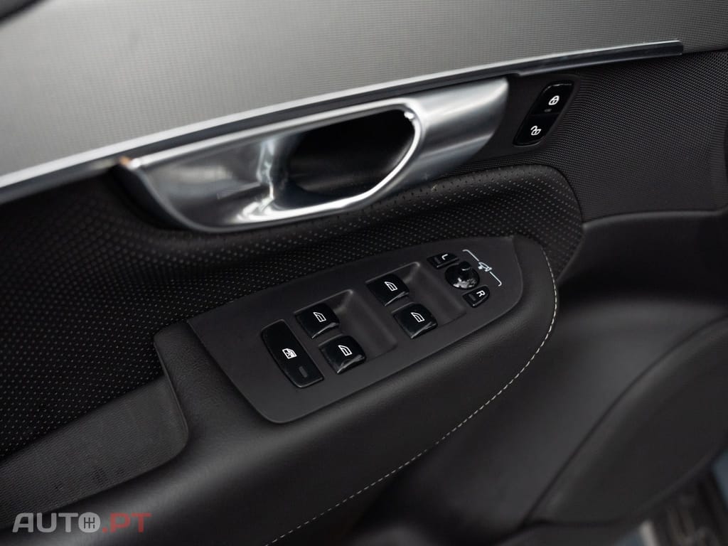 Volvo XC90 2.0 T8 PHEV R-Design AWD