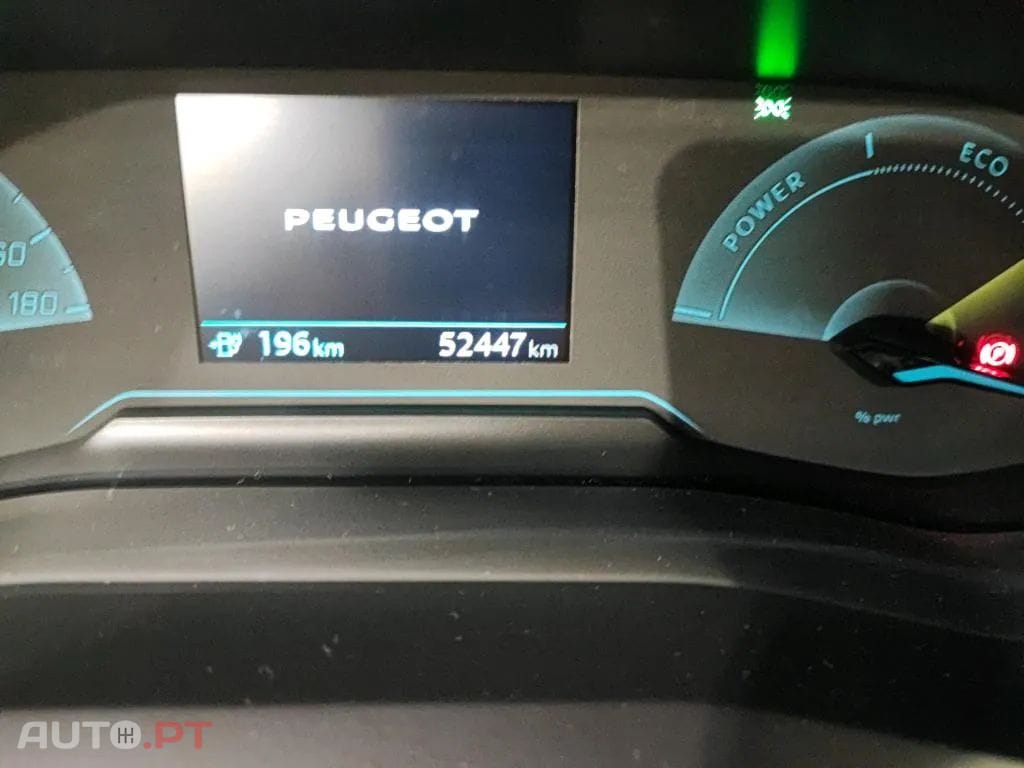 Peugeot E-2008 50 kWh Active Pack