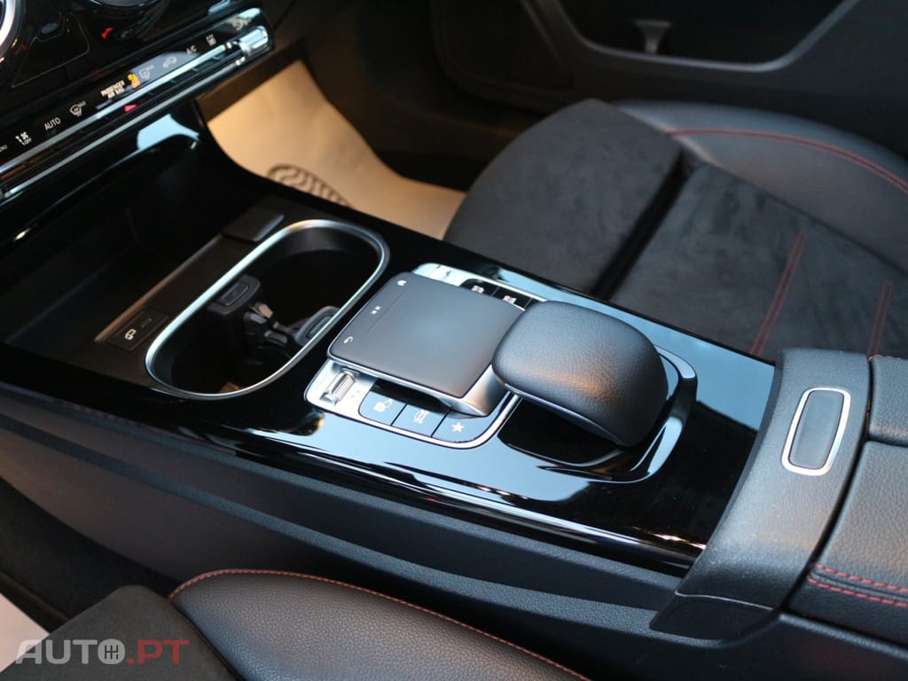 Mercedes-Benz A 250 e AMG Line