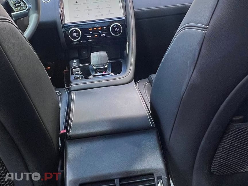 Jaguar E-Pace 1.5 P300e R-Dynamic S AWD Aut.