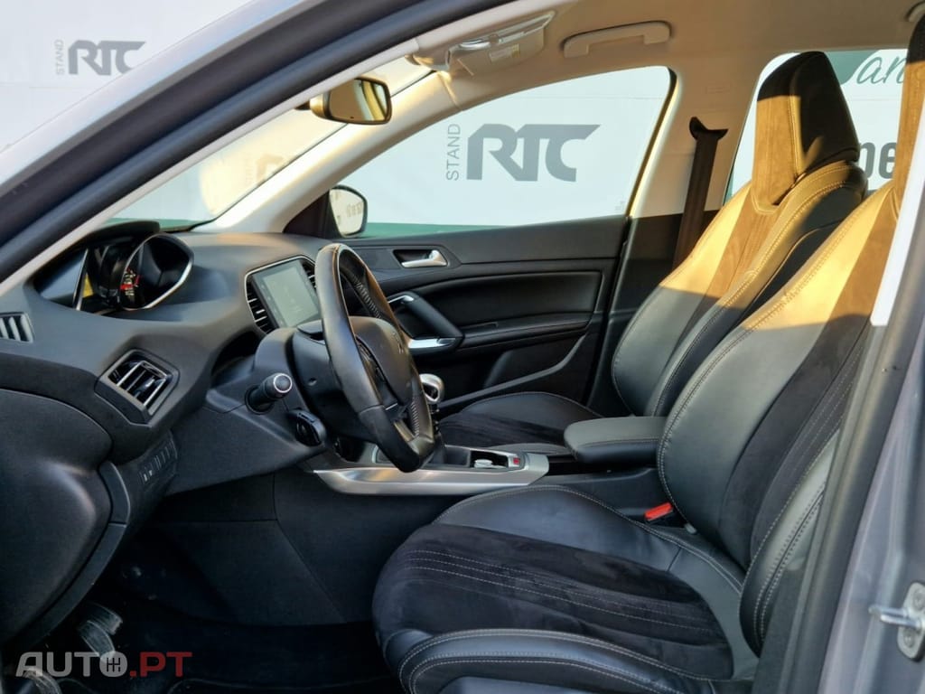 Peugeot 308 1.2 PureTech Allure J17