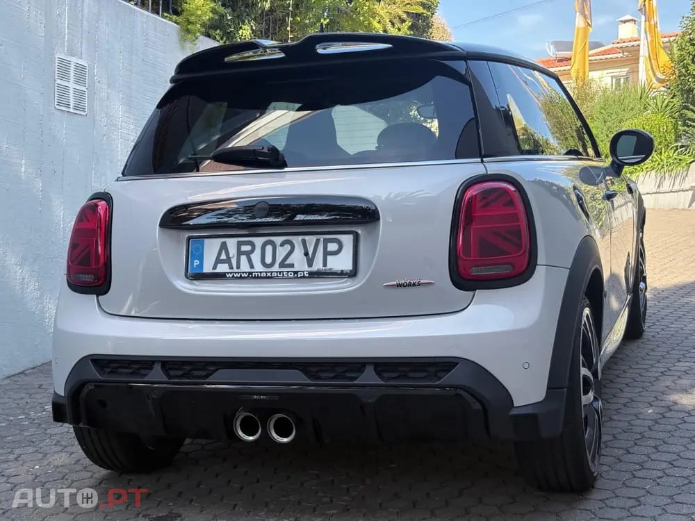 MINI Cooper John Cooper Works Auto Desportiva