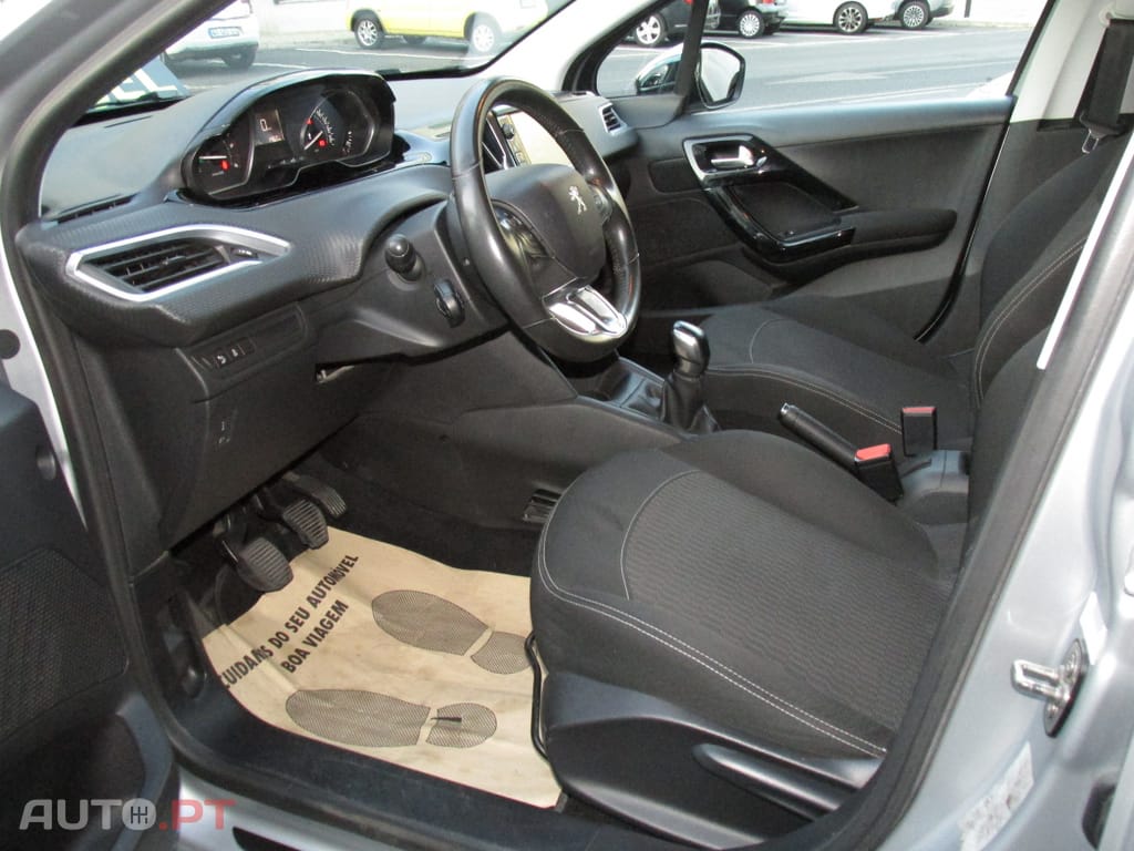 Peugeot 208 1.6 BlueHDi Style