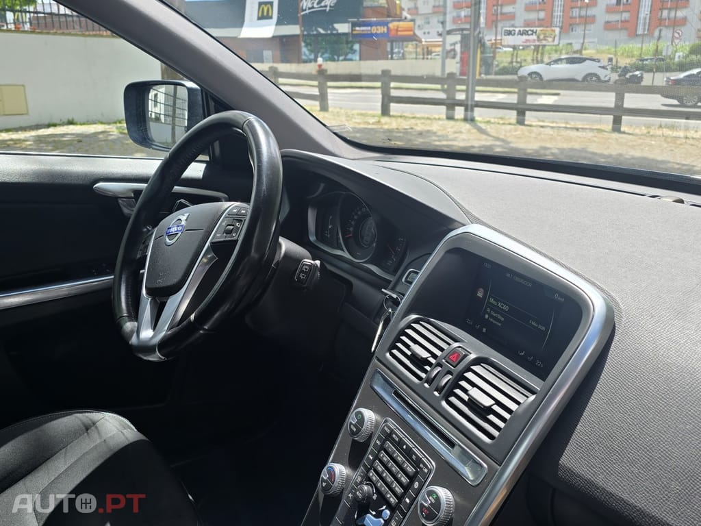 Volvo XC60 2.0 D4 Momentum Geartronic
