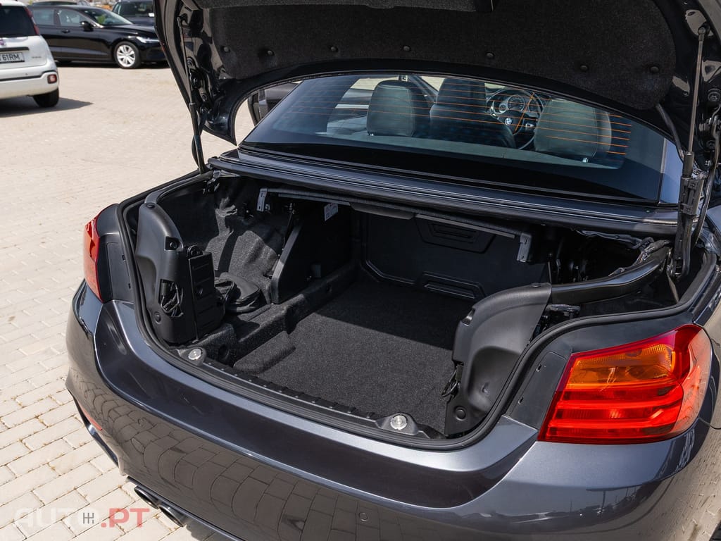 BMW M4 Auto