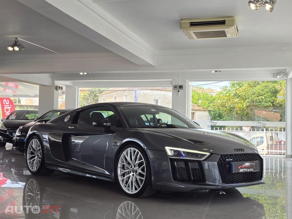 Audi R8 V10 plus 5.2 FSI quattro S tronic