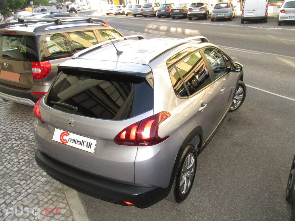 Peugeot 2008 1.2 PureTech Signature