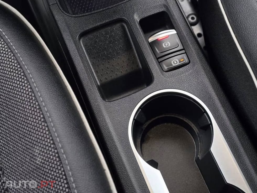 Renault Captur 1.6 E-TECH PLUG-IN INTENSE