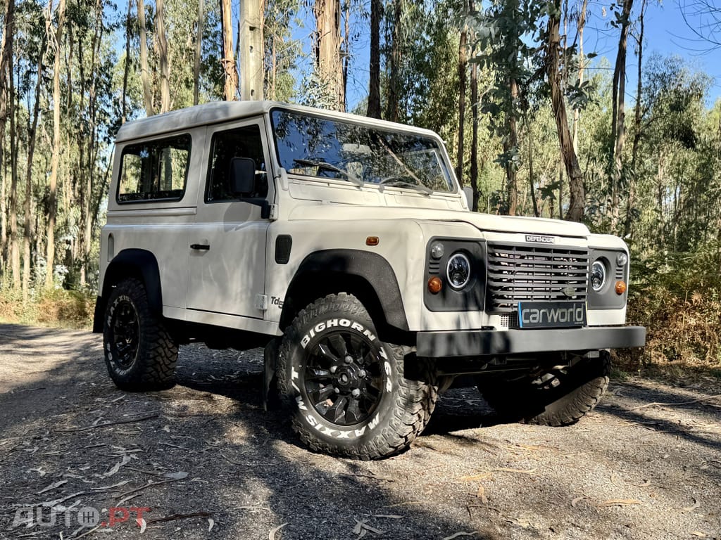 Land Rover Defender 90 2.5 TD5 Metal Top