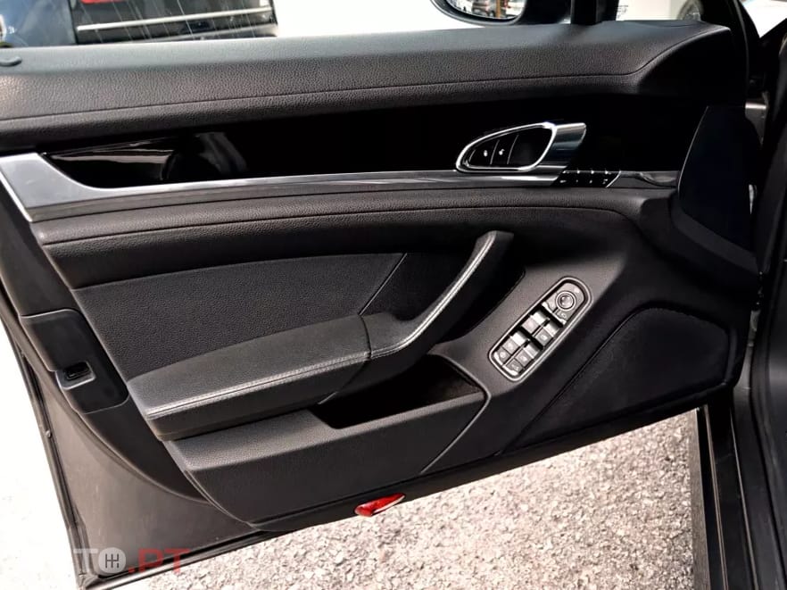 Porsche Panamera Platinum Edition