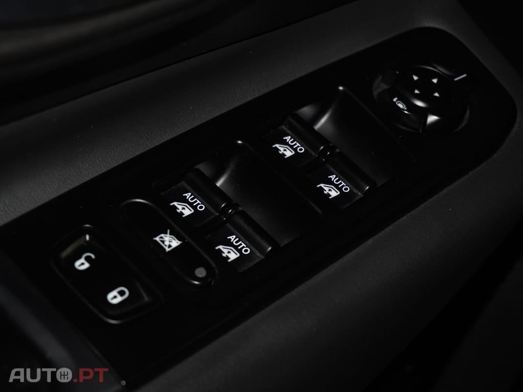 Jeep Renegade 1.6 MJD Night Eagle
