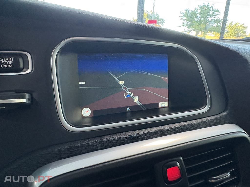 Volvo V40 2.0 D2 R-Design Momentum